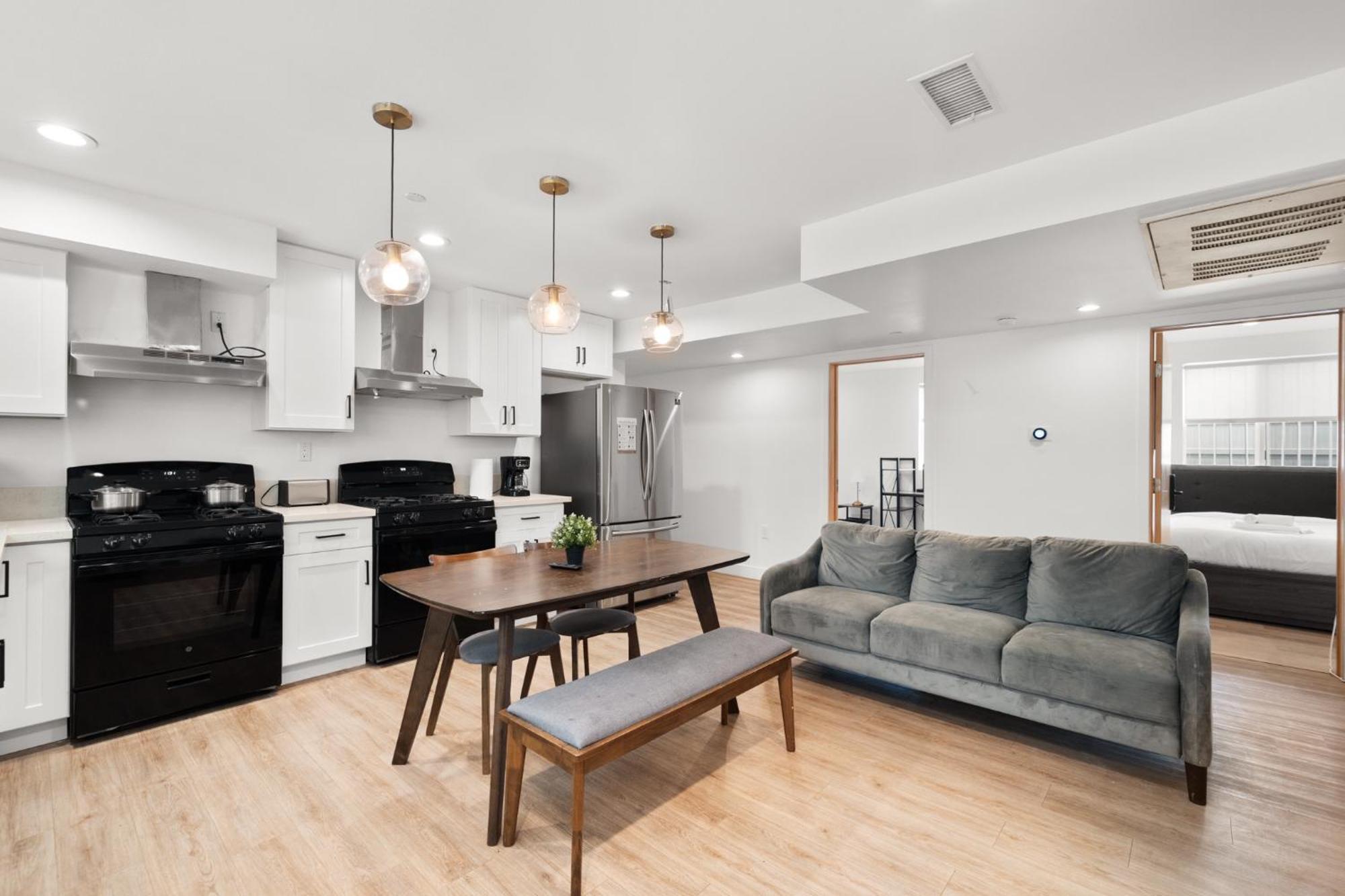 Spacious 1-Bd Hideaway Close To Usc Room With Share Livingroom Лос-Анджелес Экстерьер фото
